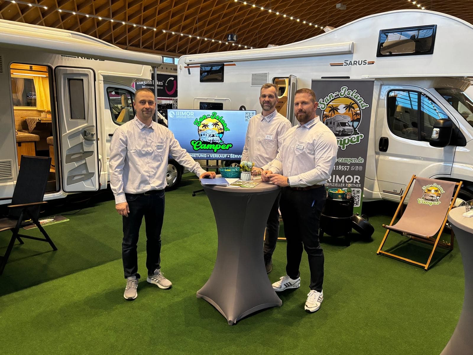 Manuel, Tom und Erik am Sun-Island-Camper-Messestand